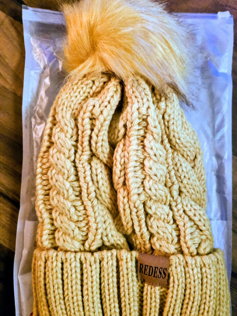 Women's Cable Knit Pom-Pom Beanie - Yellow